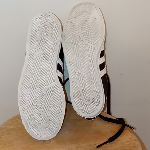 Adidas shoes - Picture 3 of 4